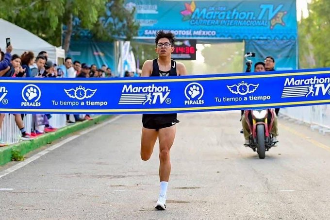 Corredor de la UAEMéx entra en 6° lugar en carrera internacional de 10km en Costa Rica