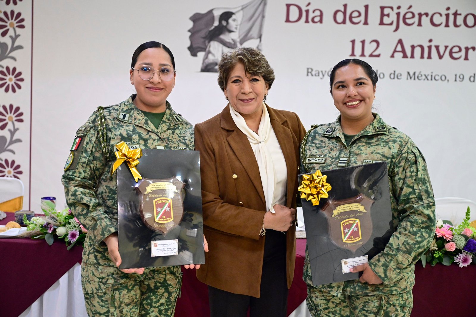 Gobernadora Delfina Gómez encabeza aniversario del Ejército Mexicano y entrega reconocimientos