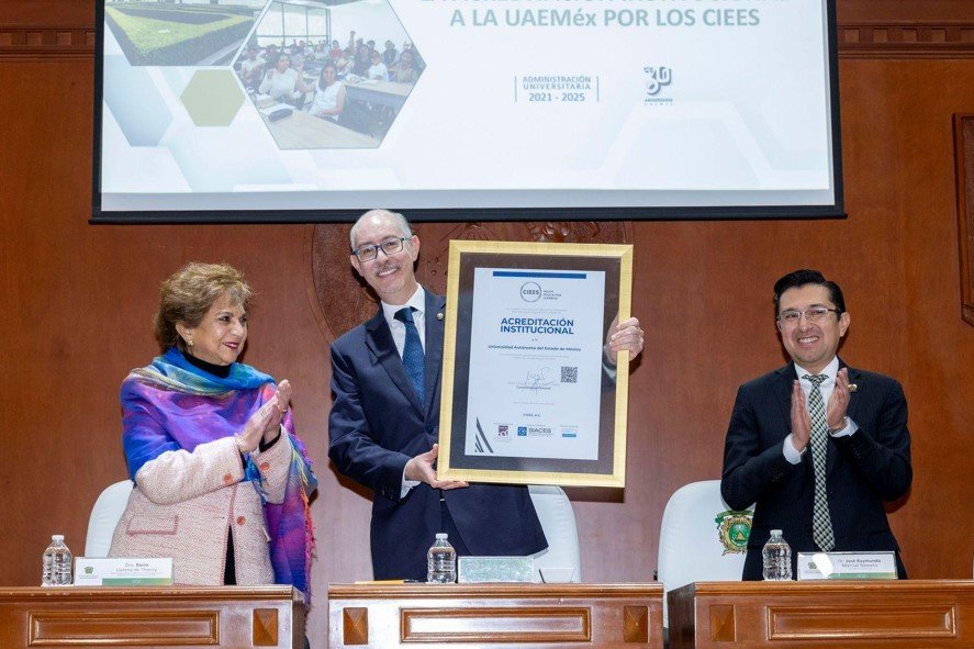 Por primera vez, #UAEMéx recibe Acreditación Institucional de los CIEES