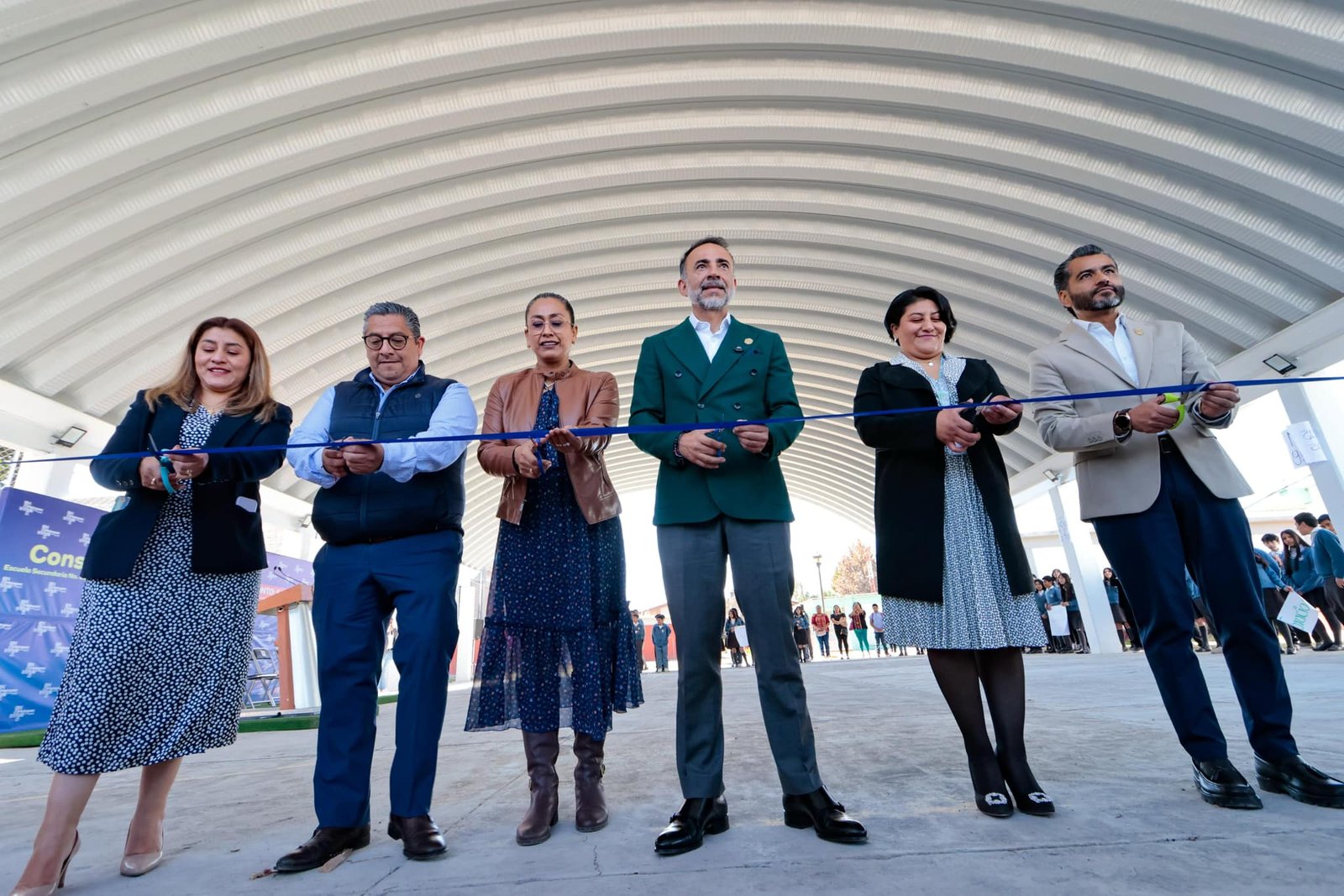 Fernando Flores entrega el quinto arcotecho del año en la Secundaria 862 de #Metepec