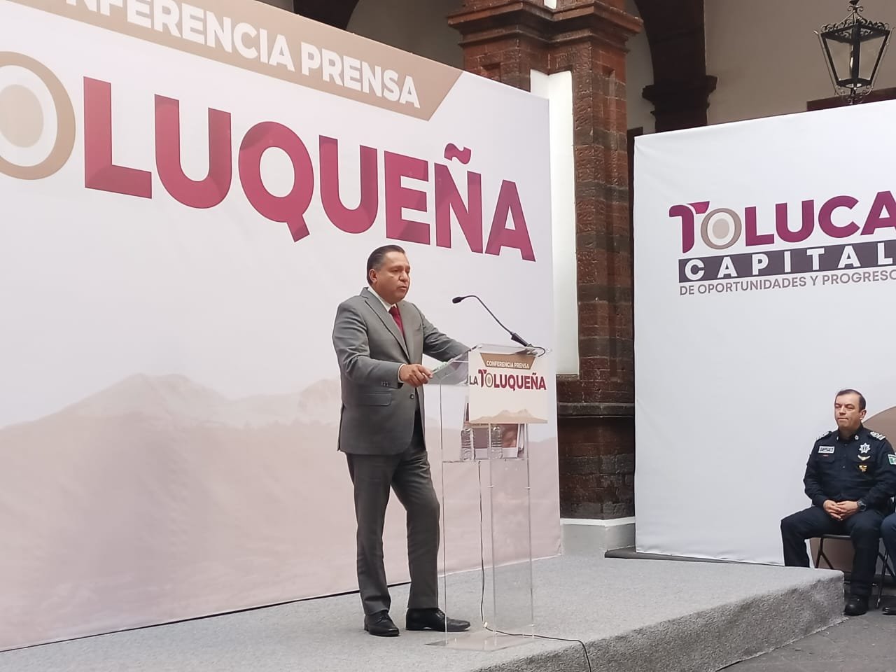 El arrendamiento de patrullas fue a través de licitación nacional: Ricardo Moreno Bastida