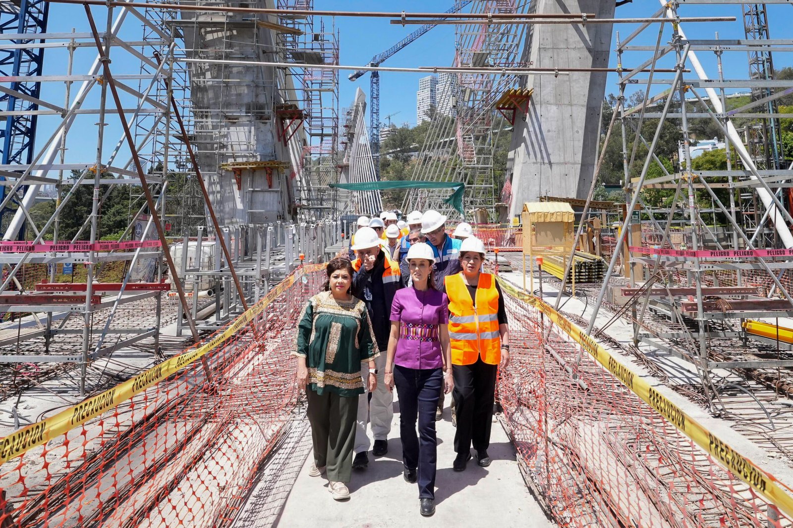 Claudia Sheinbaum y Delfina Gómez impulsan movilidad y salud en el Estado de México