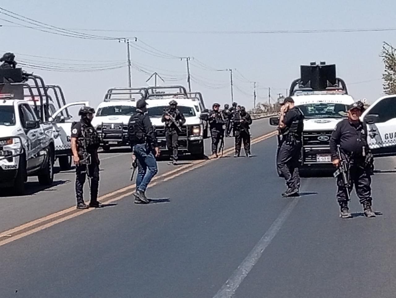 García Harfuch confirma dos policías fallecidos tras narcobloqueos en Michoacán