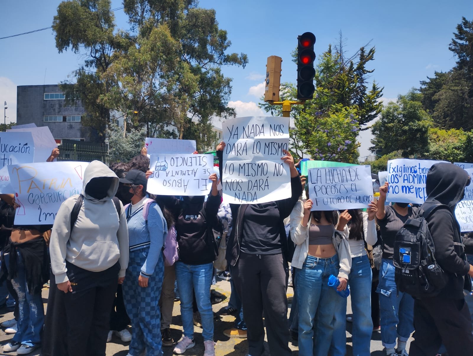 Preparatorianos UAEMéx toman las calles