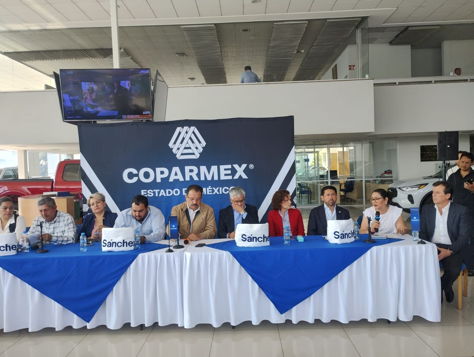 Cámaras de comercio y empresariales suman fuerzas en contra del ambulantaje