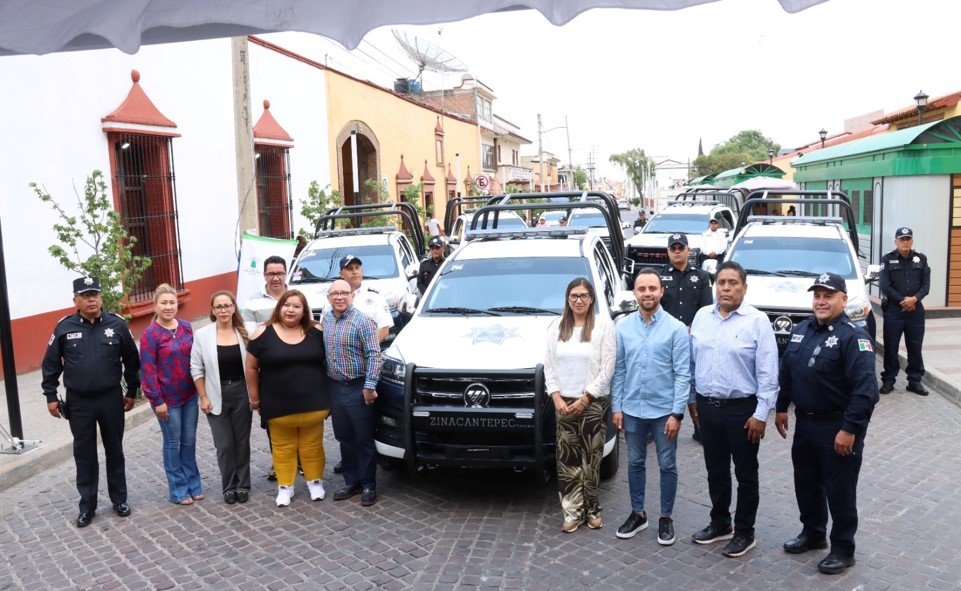 #Zinacantepec refuerza su seguridad: Alcalde Vilchis Viveros entrega patrullas equipadas para proteger a las familias