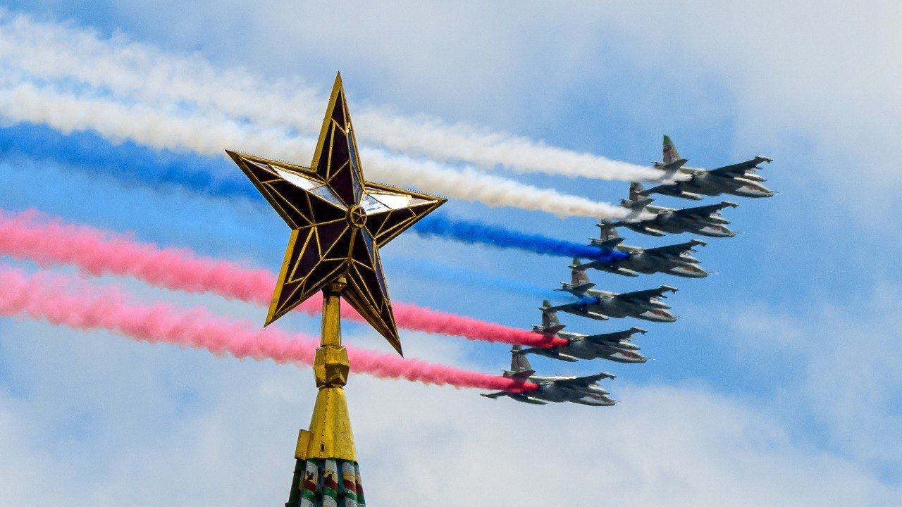 Bajo máxima tensión inicia cese al fuego unilateral del Día de la Victoria en Rusia; horas cruciales