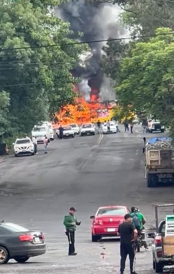 Balacera cerca de escuelas deja menor fallecido y múltiples heridos en #Zitácuaro