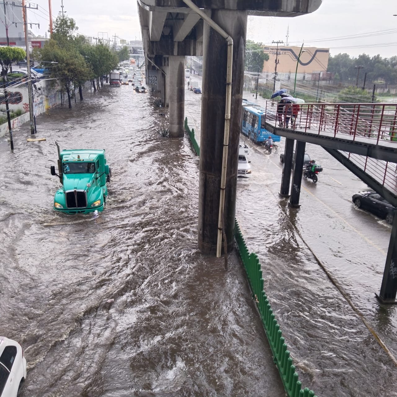 Lluvias intensas provocan inundaciones y afectaciones en #Tlalnepantla