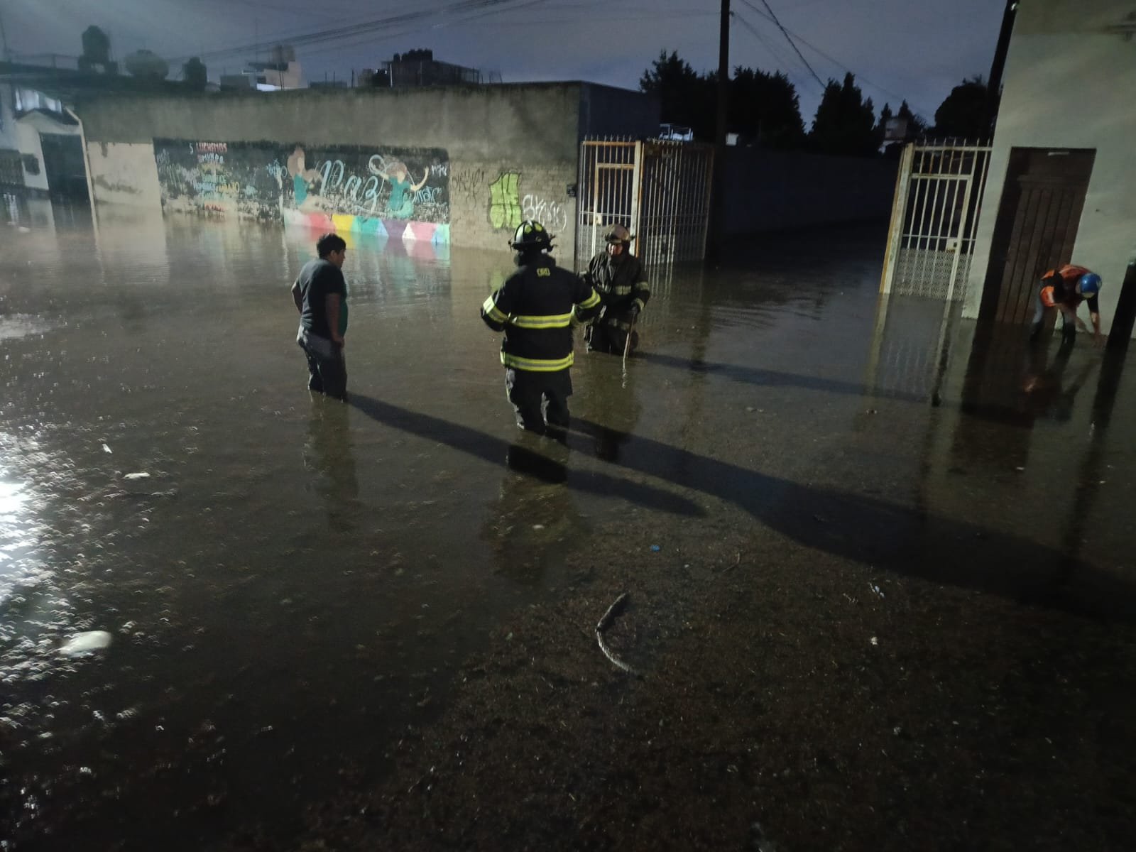 Protección Civil de #Toluca responde a múltiples reportes tras fuertes lluvias