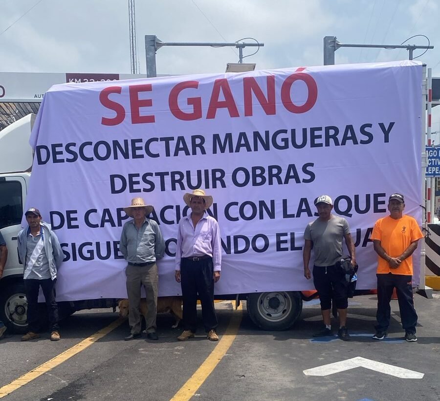 OJO: Cierran autopista Tenango-Ixtapan de la Sal para exigir que no les roben el agua