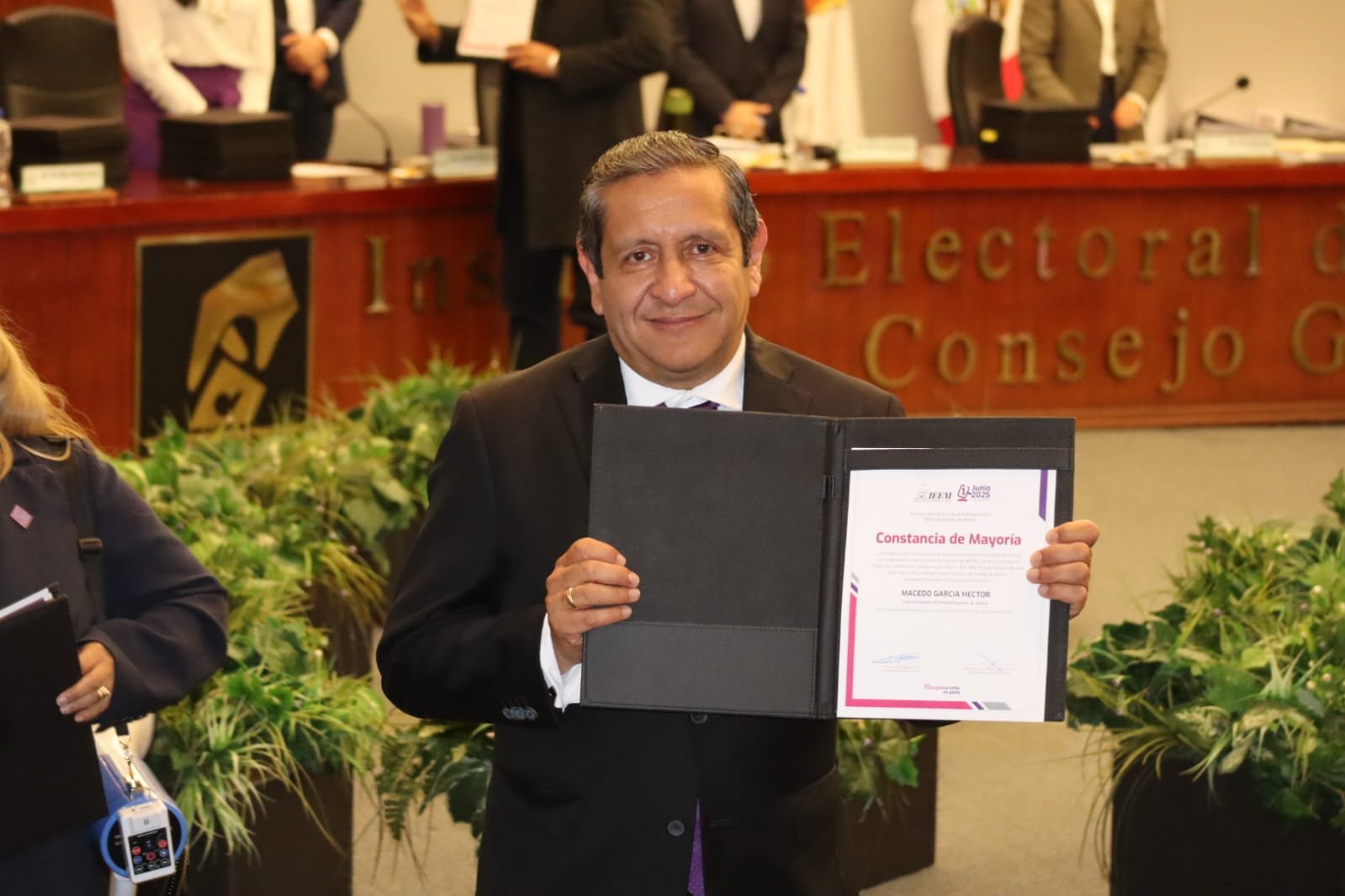 Héctor Macedo García recibe constancia como presidente del Tribunal Superior de Justicia del Estado de México