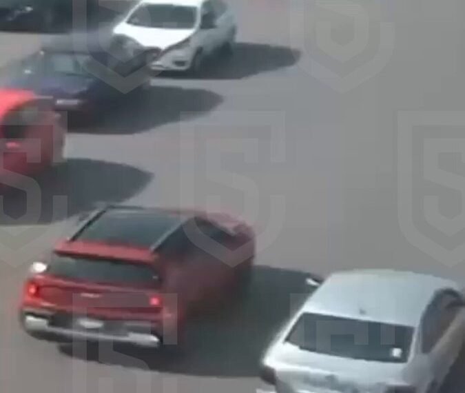 Chocan motocicletas por venir circulando entre carriles en #Metepec. Video