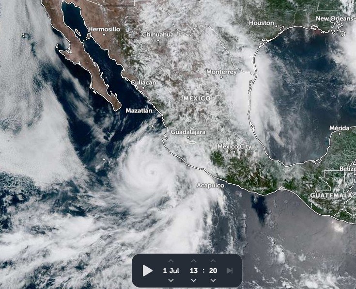 Flossie se intensifica a huracán categoría 2; provocará lluvias intensas en varios estados