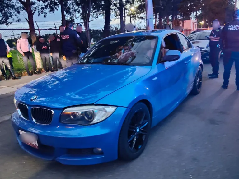 Capturan a tres sujetos con credenciales falsas de la FGR tras agresión en #Toluca