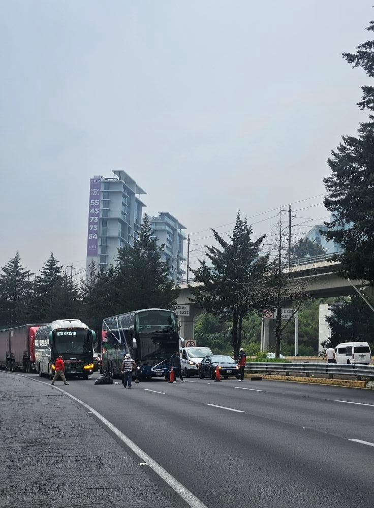 OJO: Caos en la México-Toluca, está bloqueada por manifestantes, denuncian atropello de 2024