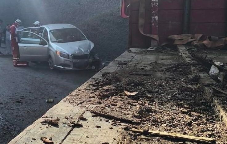 Dos heridos tras accidente en paso a desnivel de avenida Las Torres
