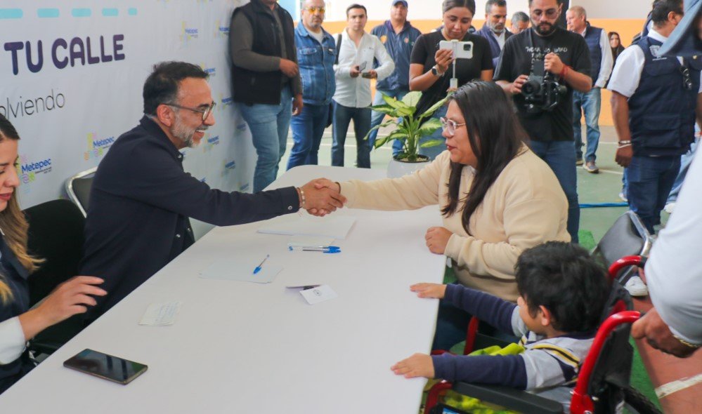 ¡Gobierno en la calle! Alcalde Fernando Flores lleva servicios y soluciones a Santa María Magdalena Ocotitlán
