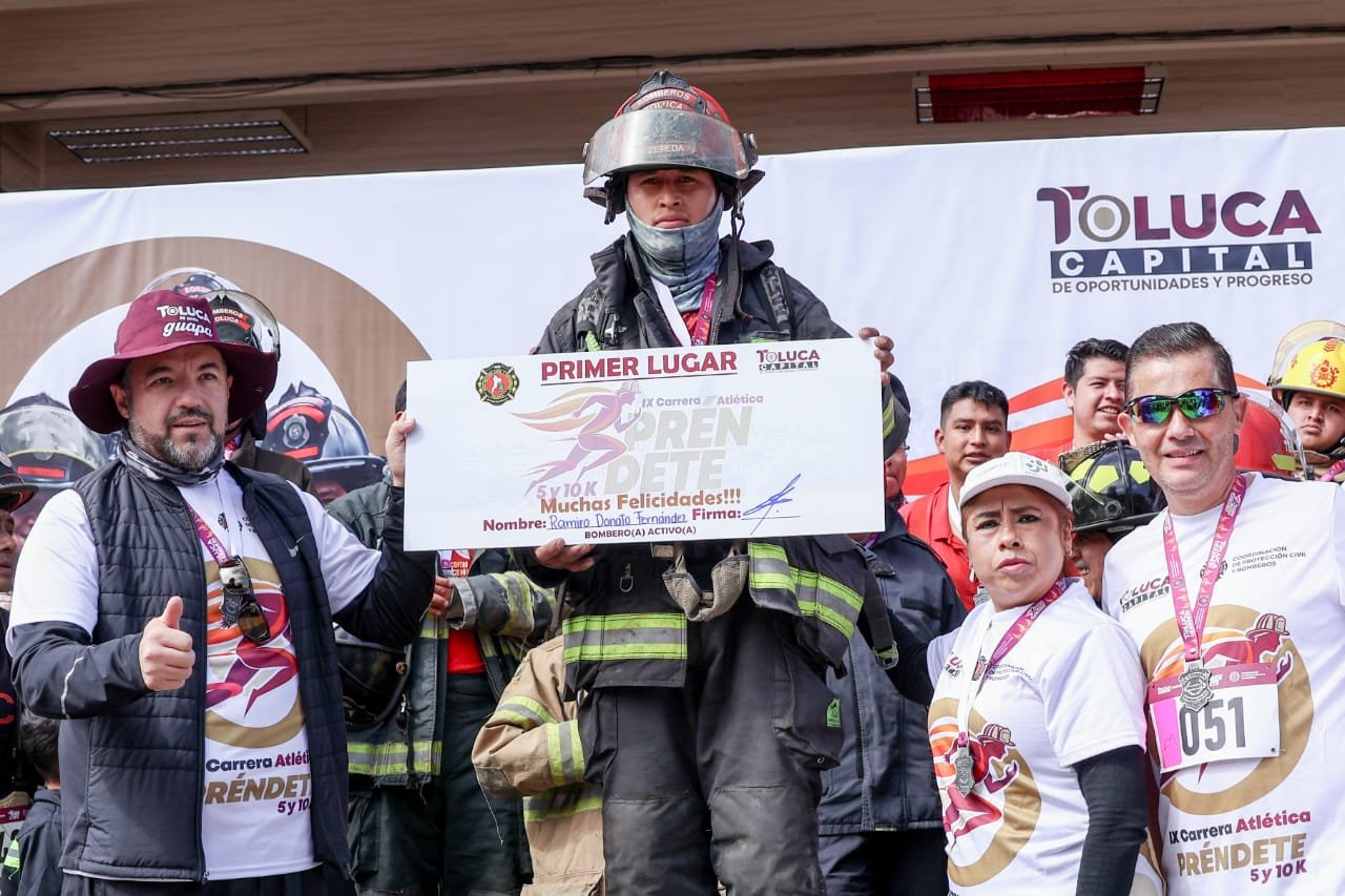 Ramiro Donato, gana con todo y su equipo la carrera de bomberos en #Toluca