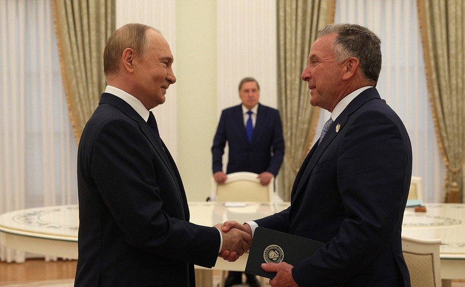 Cumbre Witkoff-Putin abre una ventana de esperanza para la paz en Ucrania