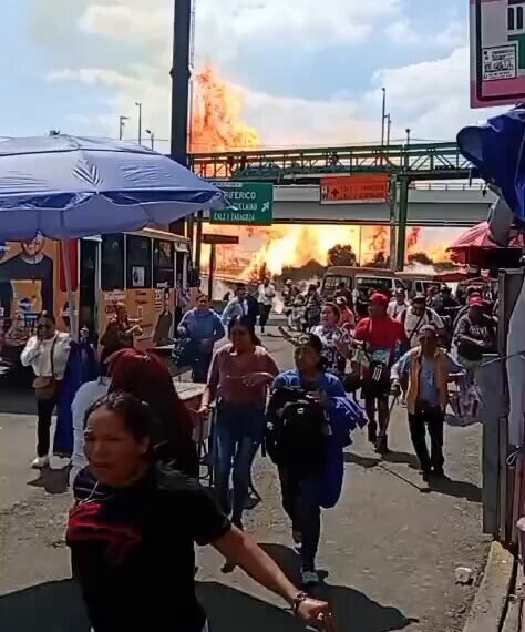 OJO: Cierre total en Calzada Ignacio Zaragoza tras enorme explosión de pipa de gas