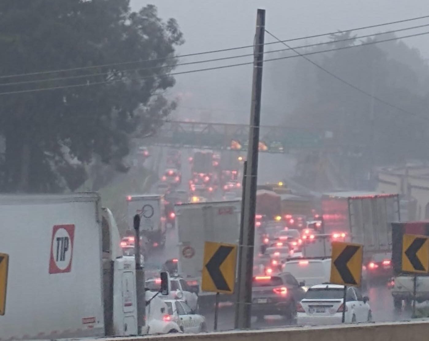 Bloqueo en la México-Toluca: Protesta por inundaciones en Lerma