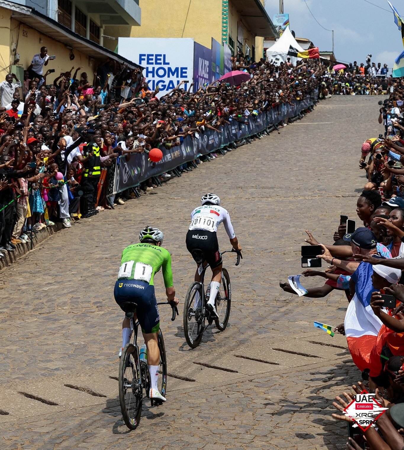 Con una ‘mano mexicana’, Pogacar se corona bicampeón en el Mundial de Ciclismo de Kigali 2025