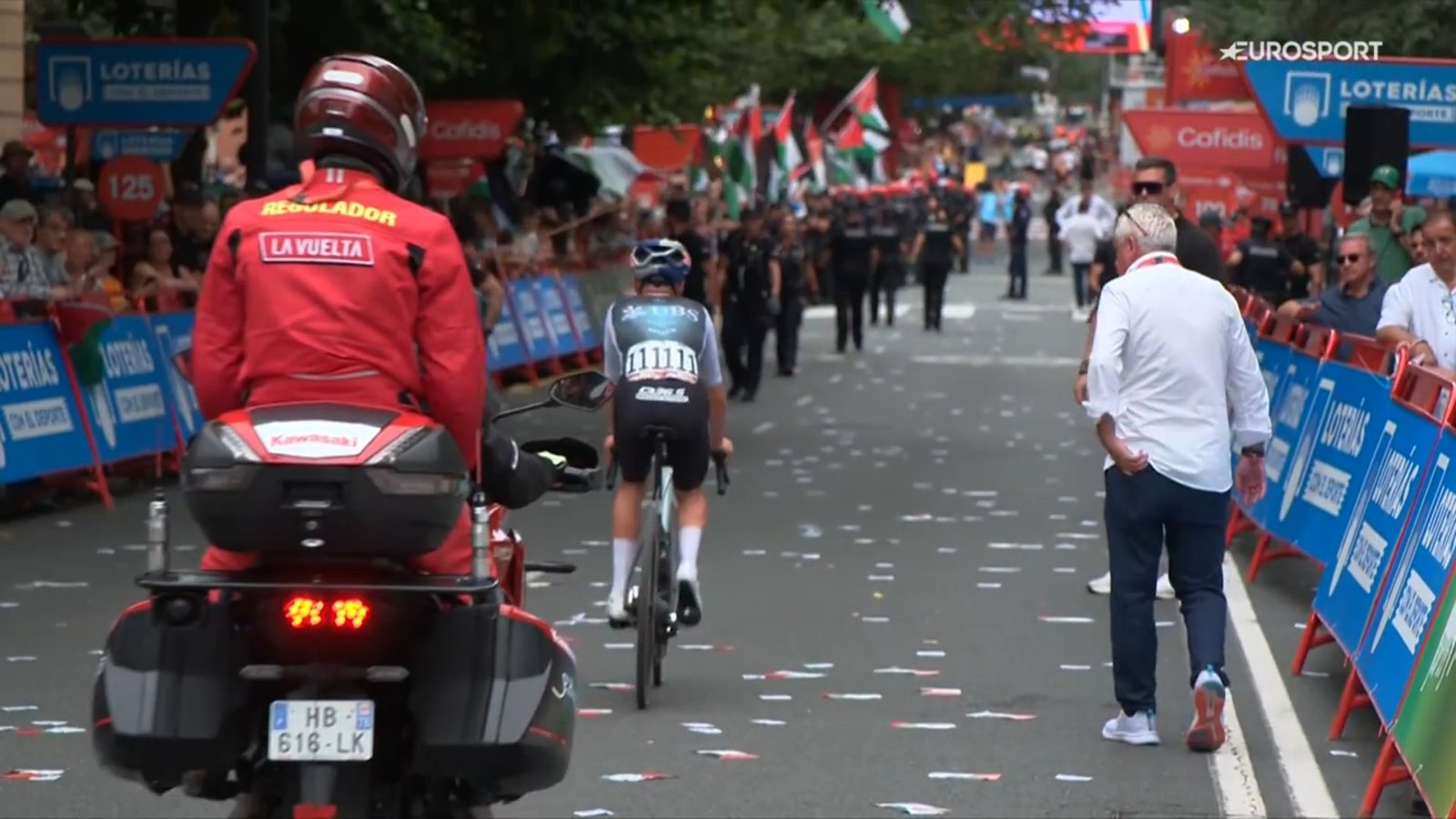 Activistas contra el genocidio logran sabotear Etapa 11 de la Vuelta a España; hasta ciclistas piden exclusión del equipo de Israel