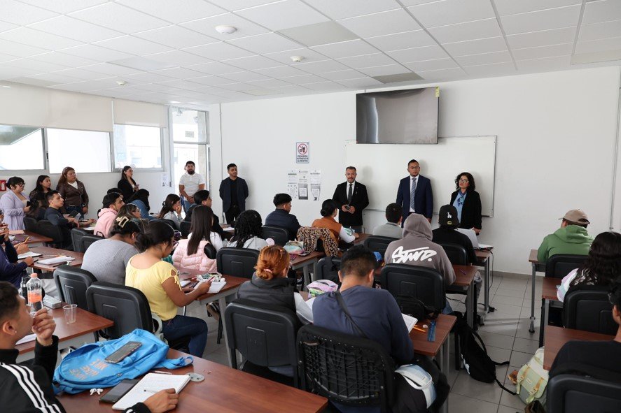 Rectora Zarza Delgado refrenda compromiso con unidades académicas en visita a Tlalnepantla