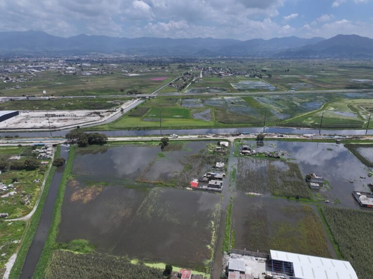 Toluca refuerza apoyo a familias afectadas por inundaciones en La Constitución Totoltepec