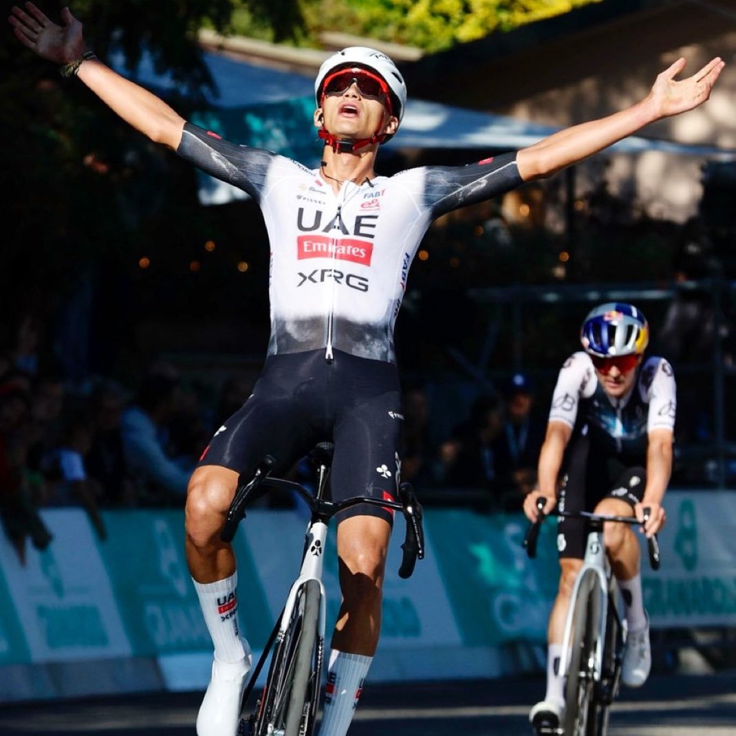 Así fue el espectacular triunfo de Isaac del Toro en el Giro dell’Emilia 2025. Video
