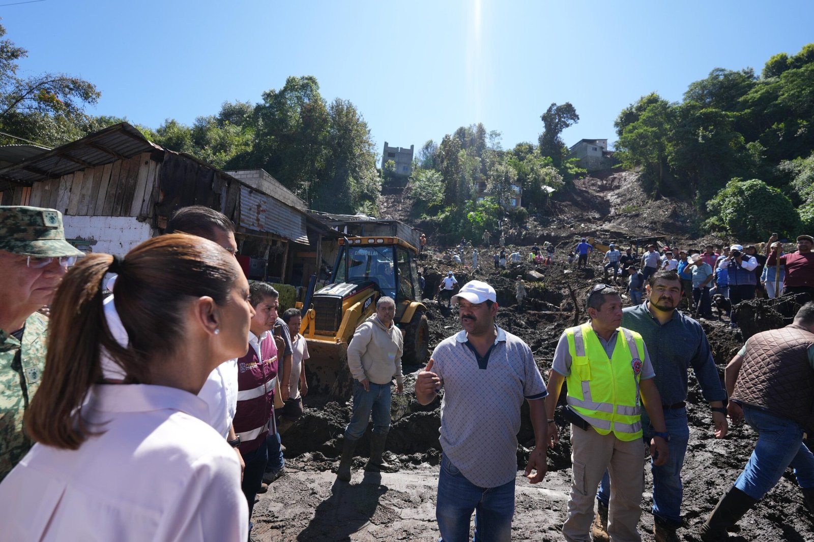 Sube a 64 el saldo de muertos y 65 desaparecidos por inundaciones en México