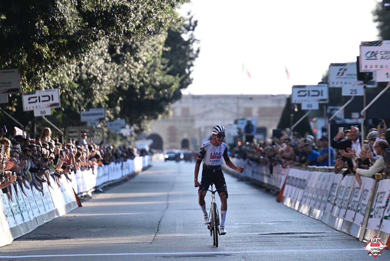 ¡Imparable! Isaac del Toro gana el Giro del Veneto y sube al 3er lugar del ranking mundial. Video