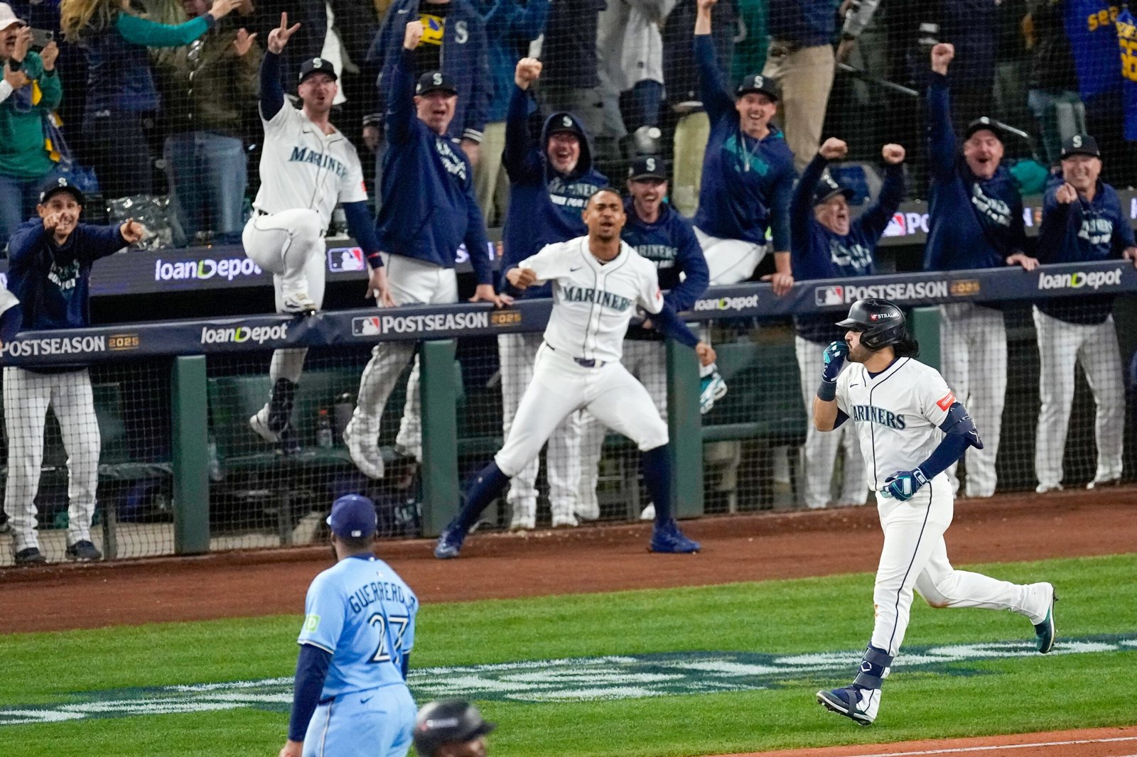 Remontada espectacular de los Mariners de Seattle ante Toronto: están a un juego de su primera Serie Mundial