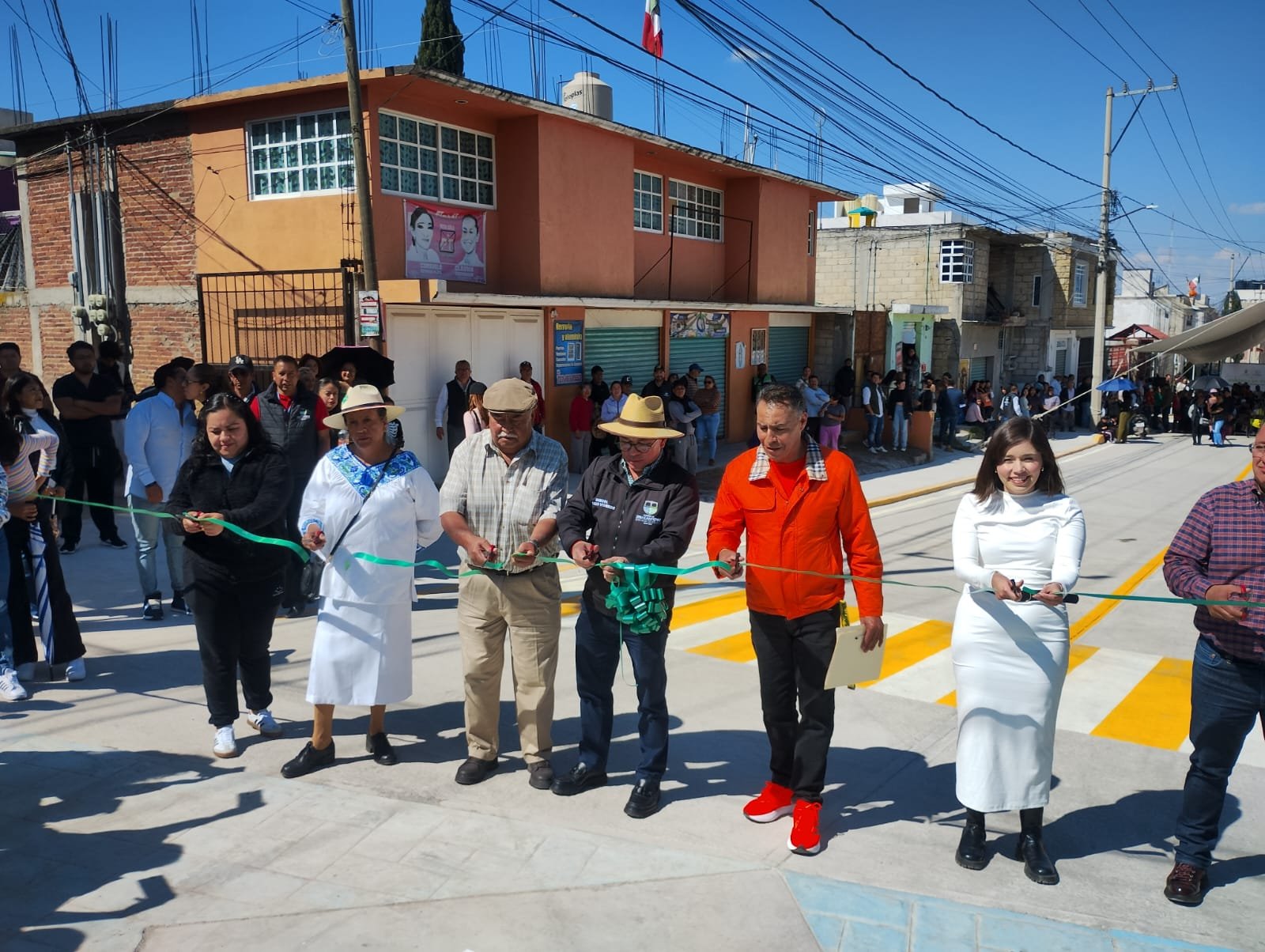 Entrega alcalde de #Zinacantepec la rehabilitación de la calle Galeana