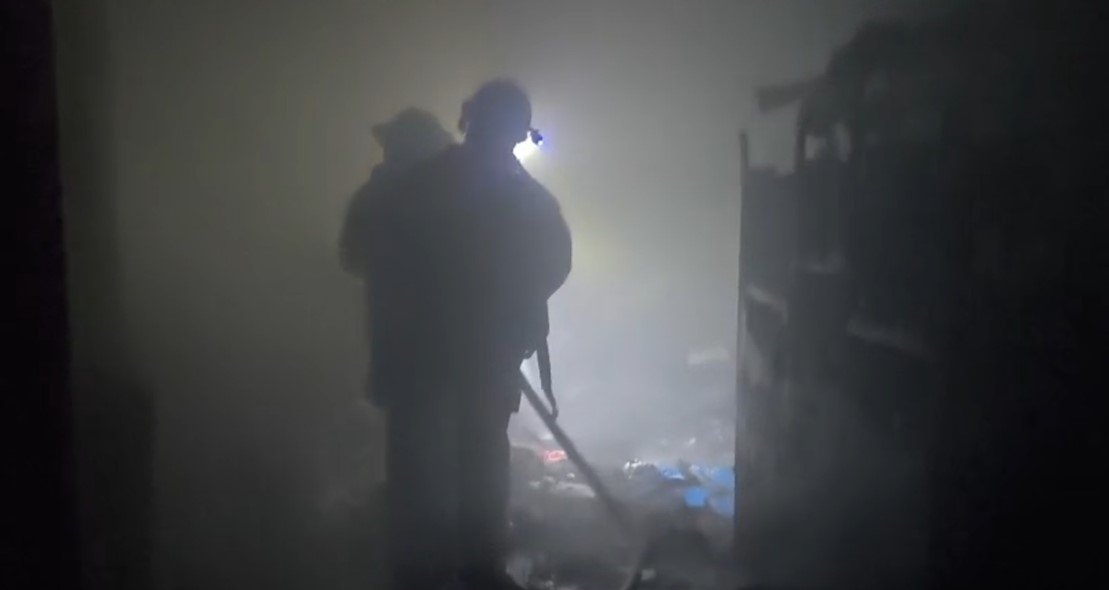 Video: El Fuego y la Vida: Bomberos de Toluca Libran Dos Batallas en la Noche Crítica