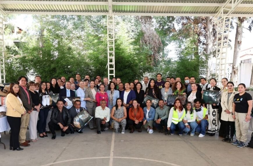 Rectora Patricia Zarza entrega equipamiento para docentes en Tenancingo y Valle de Chalco