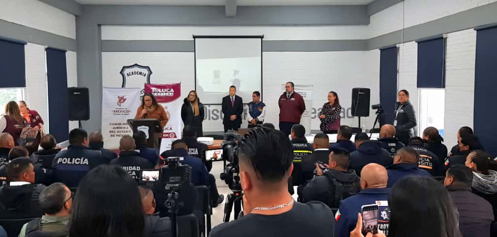 Policías de #Toluca continúan capacitaciones en derechos humanos tras denuncias por abusos durante la marcha del 2 de octubre