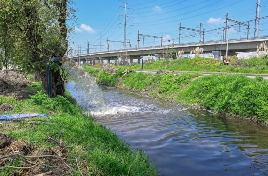 Instalan bomba para desalojar agua en zonas afectadas por lluvias en Lerma