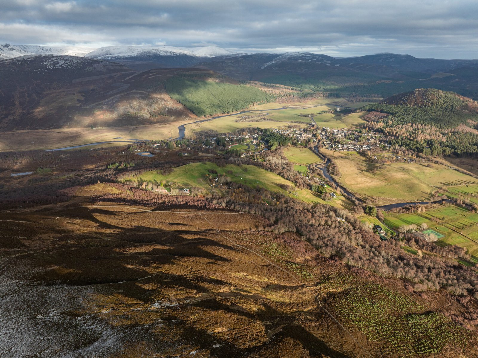 Catedrático hispanoamericano sucede a uno de los títulos nobiliarios más prestigiosos de Gran Bretaña