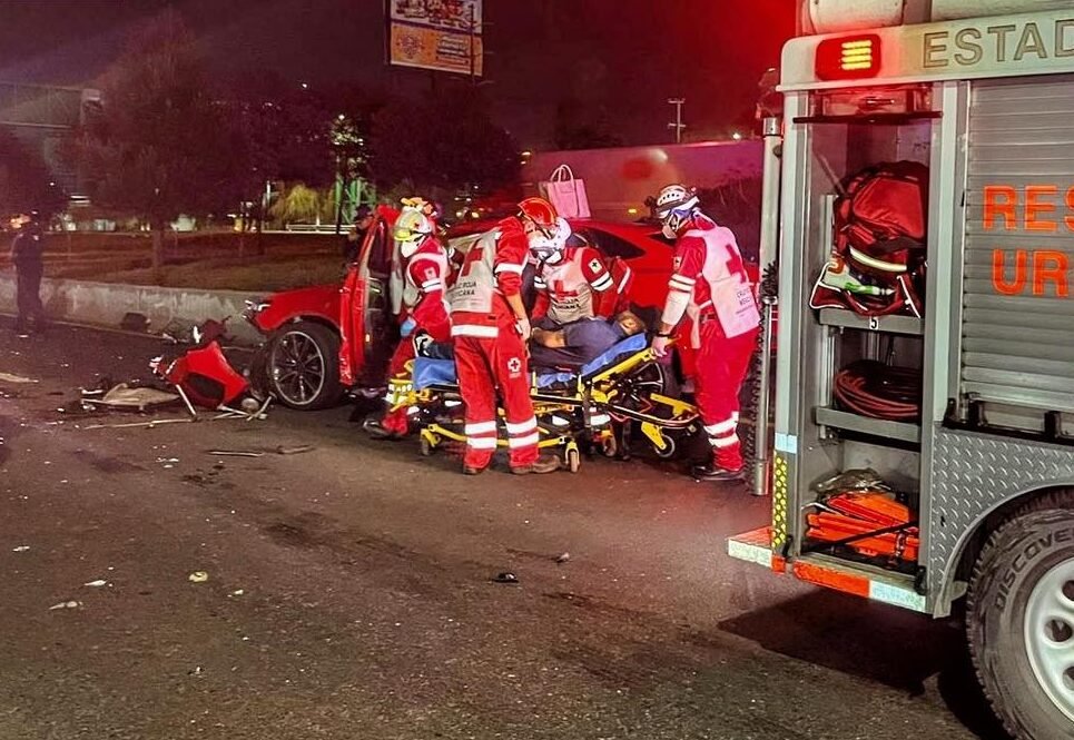 Pareja resultó gravemente herida tras fuerte accidente en Paseo Tollocan