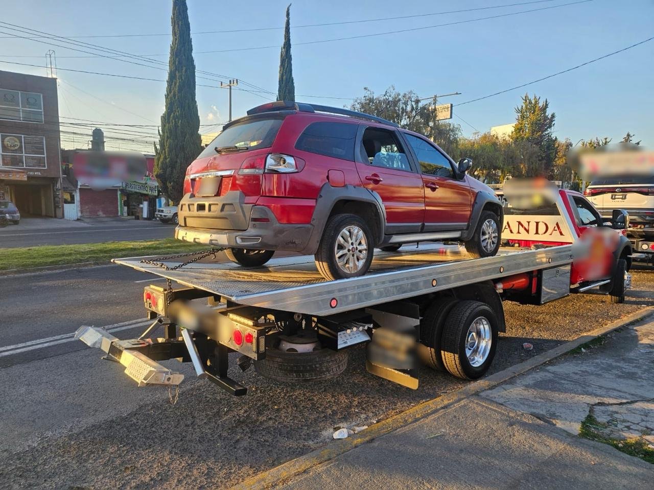 Tras persecución capturan a 6 presuntos implicados en robo con violencia a comercio en #Metepec