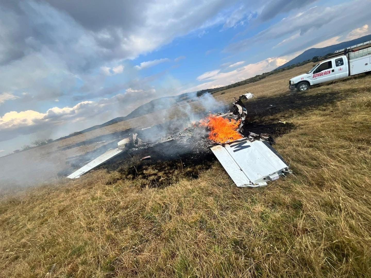 Caída de avioneta en Michoacán deja varios lesionados