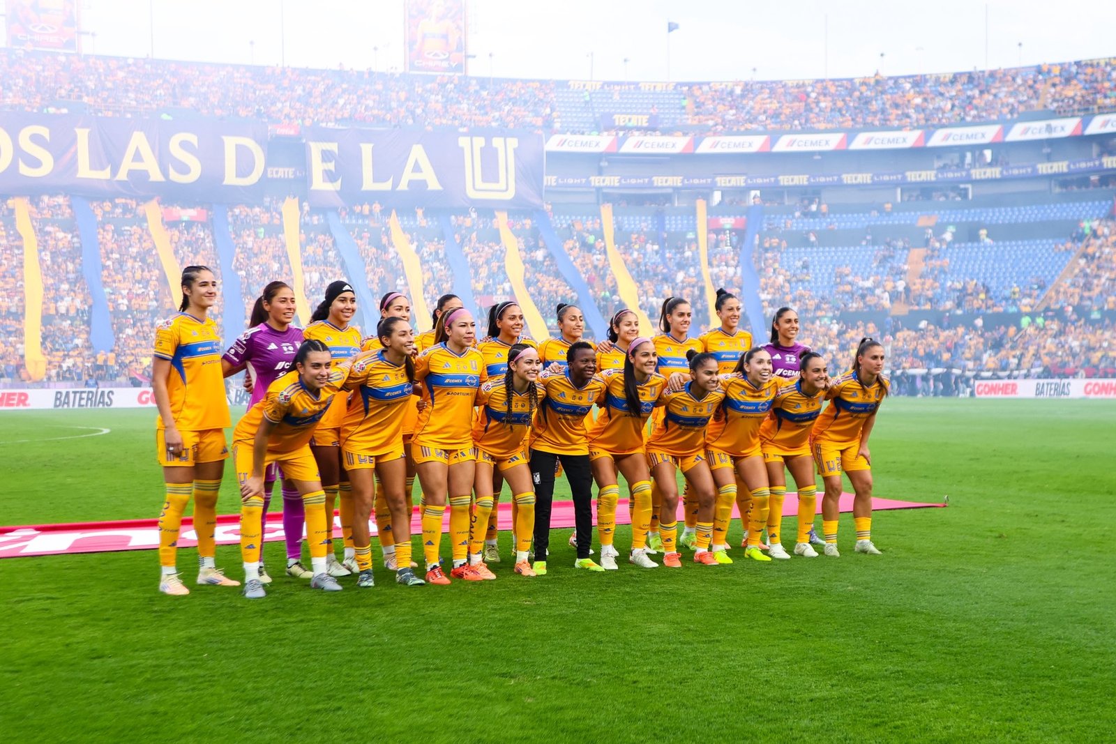 Tigres se coronan campeonas de la Liga MX Femenil tras vencer al América. Video