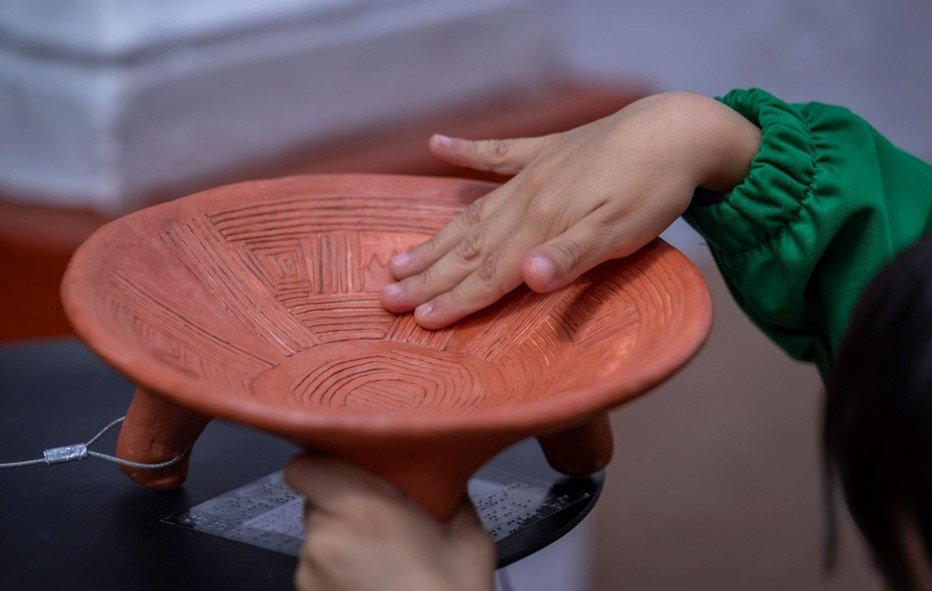 La UAEMéx Rompe la Tiranía Visual: Crean Primer Museo Táctil para Recuperar el Pasado Prehispánico