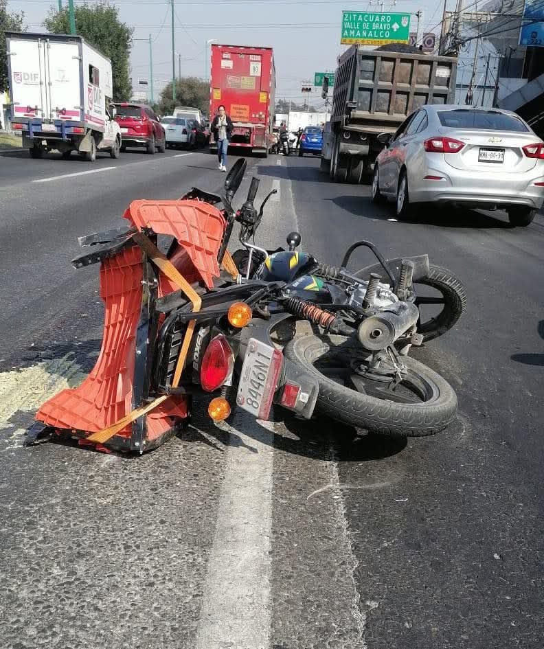 Tragedia en #Toluca: joven repartidor pierde la vida arrastrado por tráiler de Coca Cola