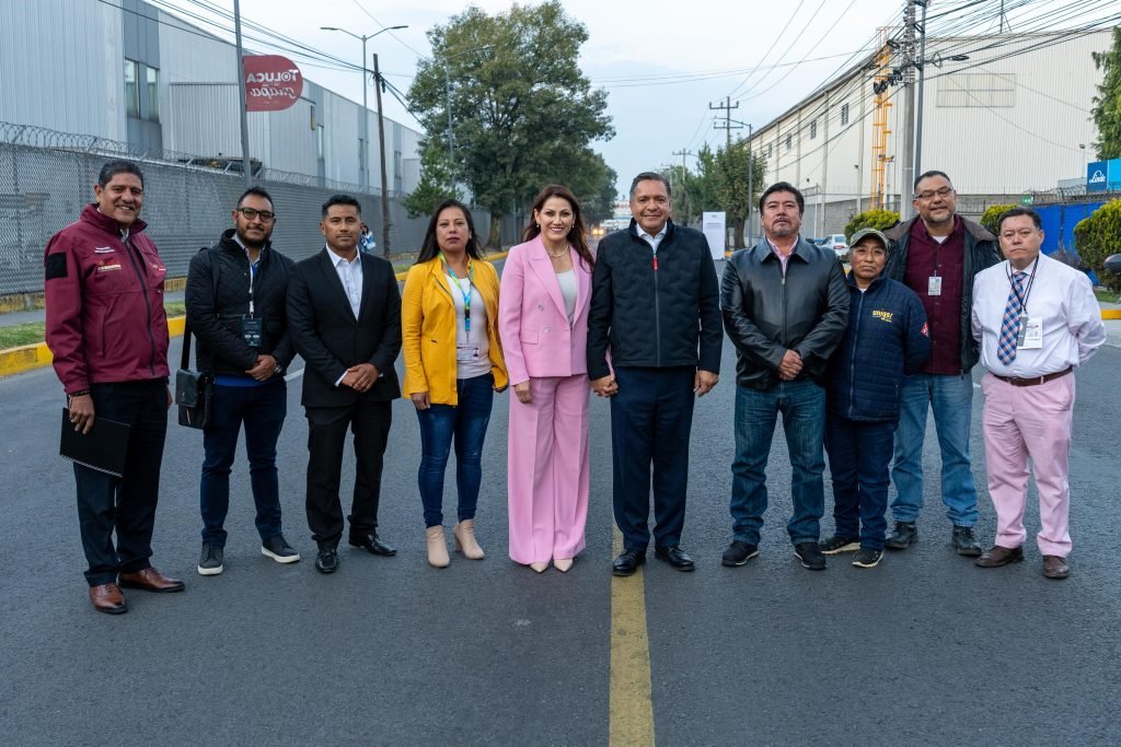 Entregan rehabilitación de la calle Robert Bosch en #Toluca