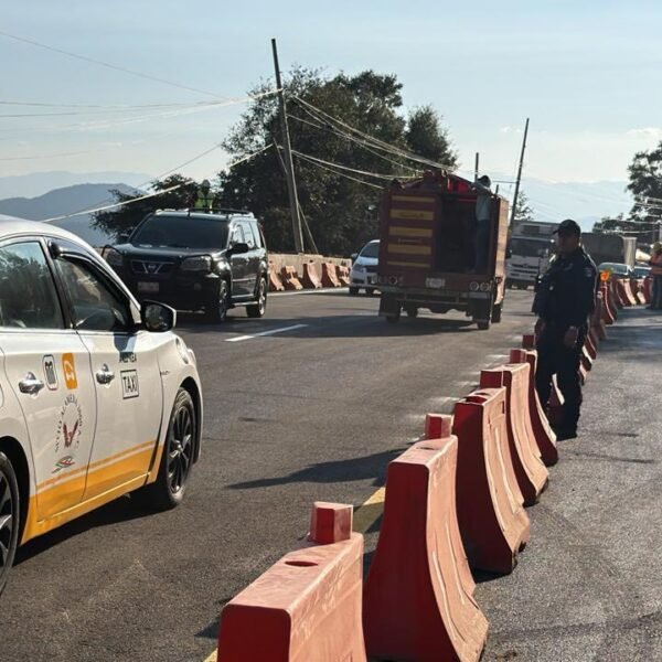 Tras año y medio cerrado por socavón, reabren tramo del km 38 en la carretera Toluca–Taxco, en Tenancingo