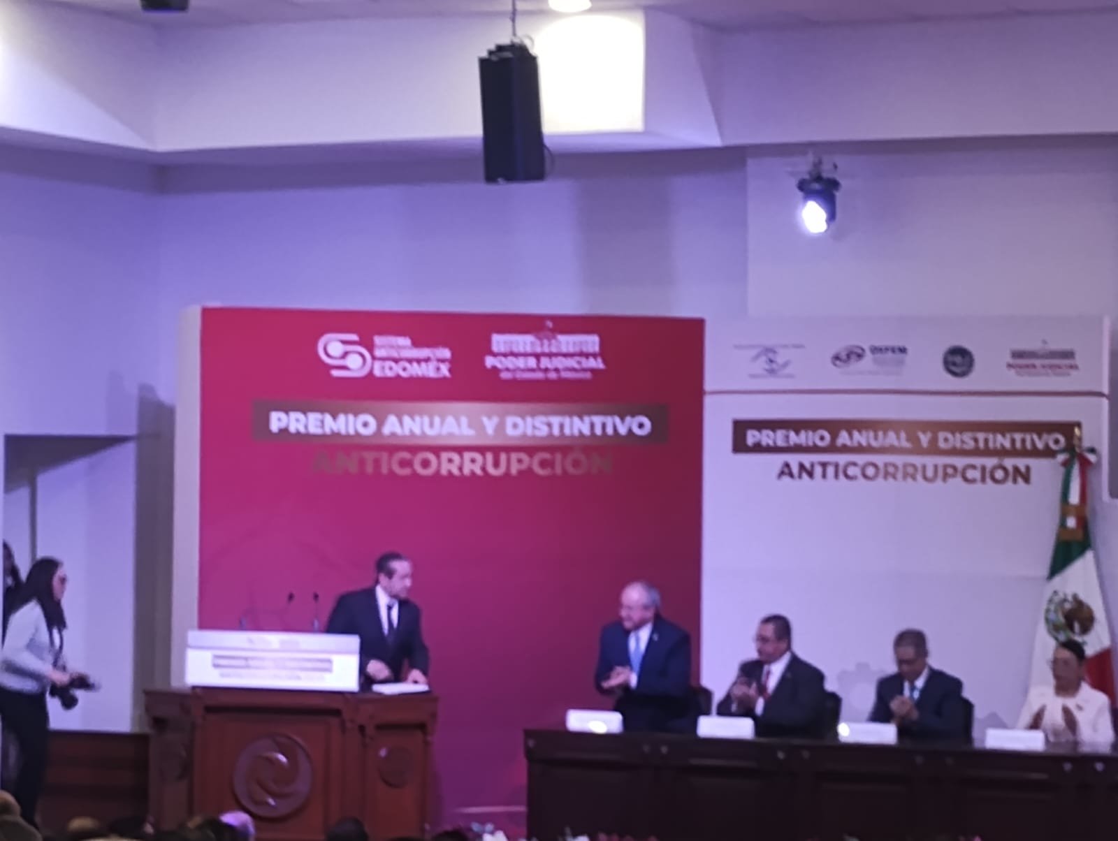 Sistema Estatal Anticorrupción y Poder Judicial entregan premios y distintivos anticorrupción