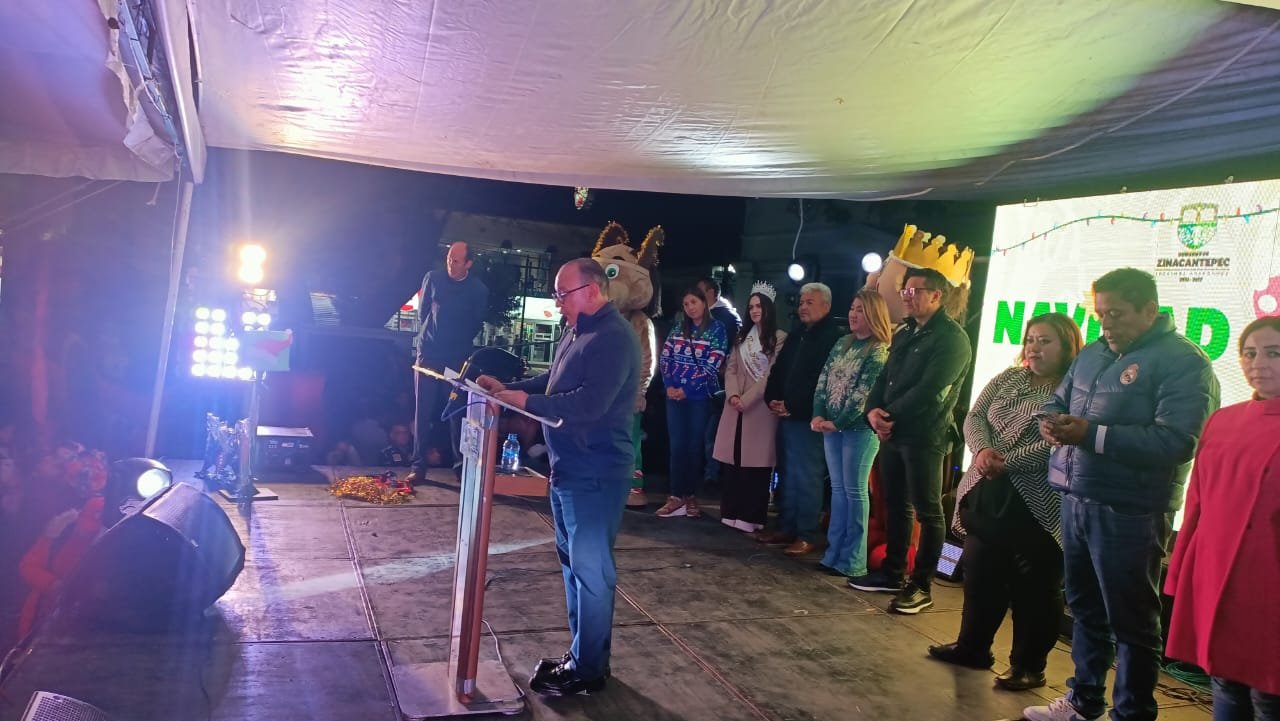 Encienden iluminación navideña en #Zinacantepec